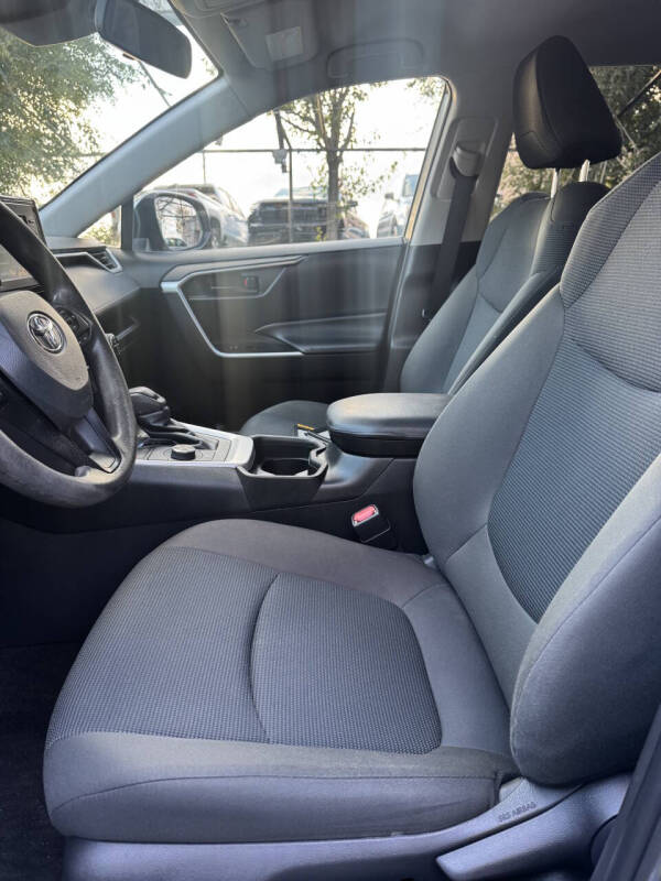 2021 Toyota RAV4 Hybrid LE