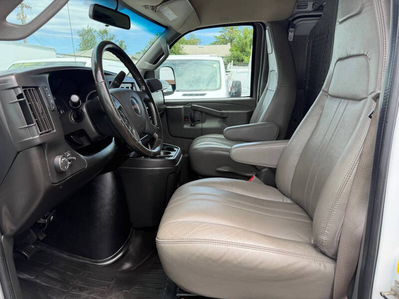 2022 GMC Savana 2500