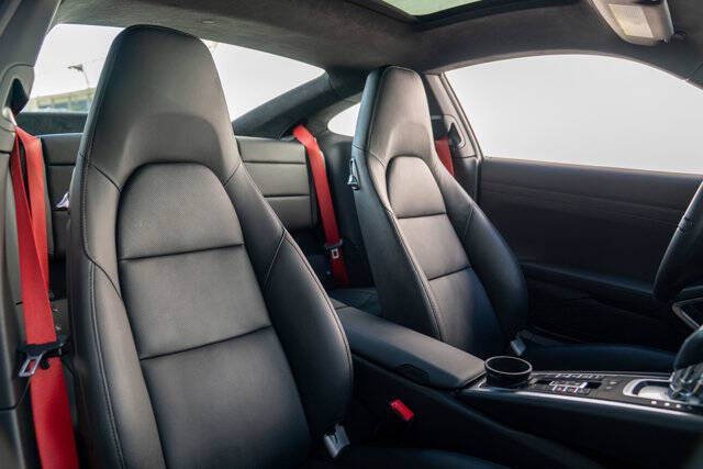 2014 Porsche 911 27