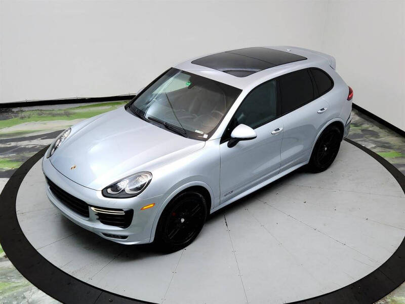 2016 Porsche Cayenne GTS