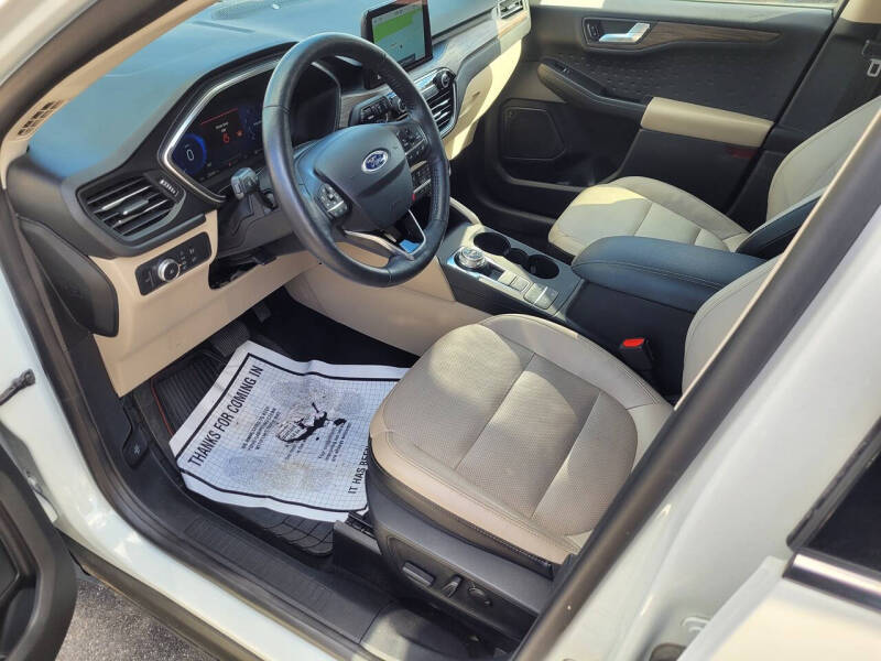 2020 Ford Escape Titanium