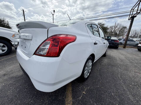 2018 Nissan Versa S Plus