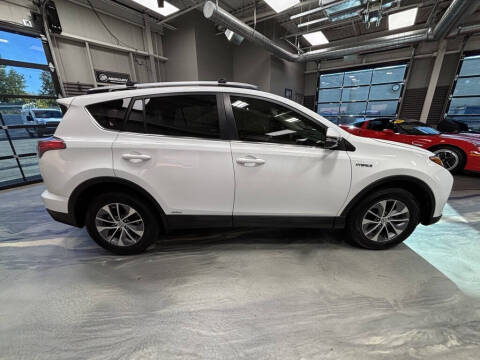 2017 Toyota RAV4 Hybrid XLE
