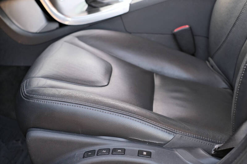 2015 Volvo V60 T5 Drive-E Premier Plus