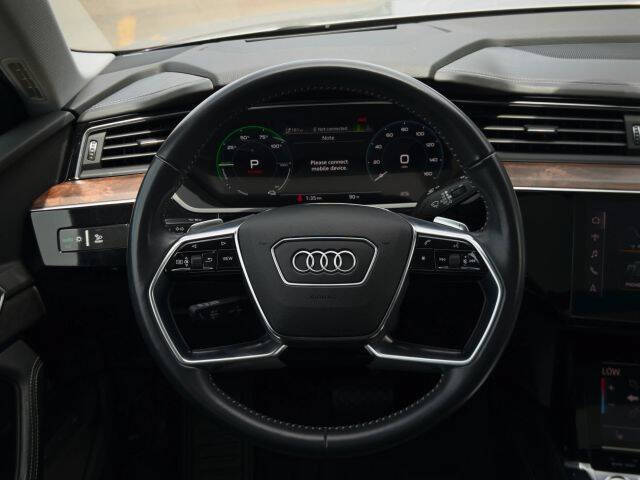 2019 Audi e-tron quattro Prestige
