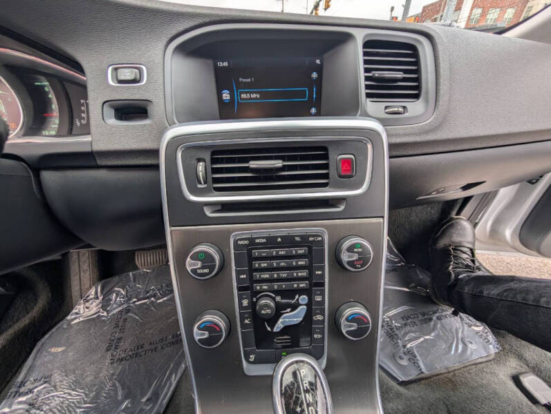 2015 Volvo V60 T5 Drive-E Premier