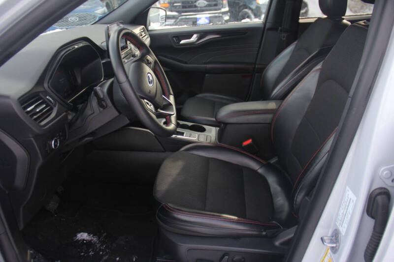 2025 Ford Escape ST-Line Select