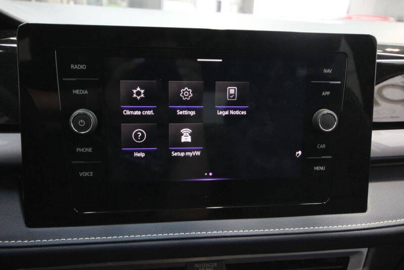 2025 Volkswagen Taos SEL 4Motion