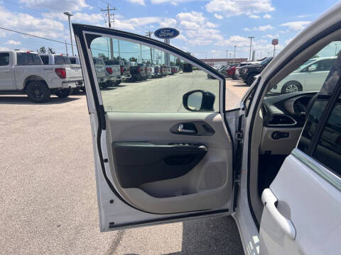 2024 Chrysler Pacifica Touring L