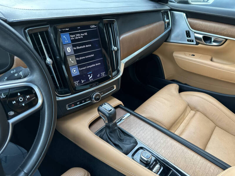 2017 Volvo S90 Inscription photo 34