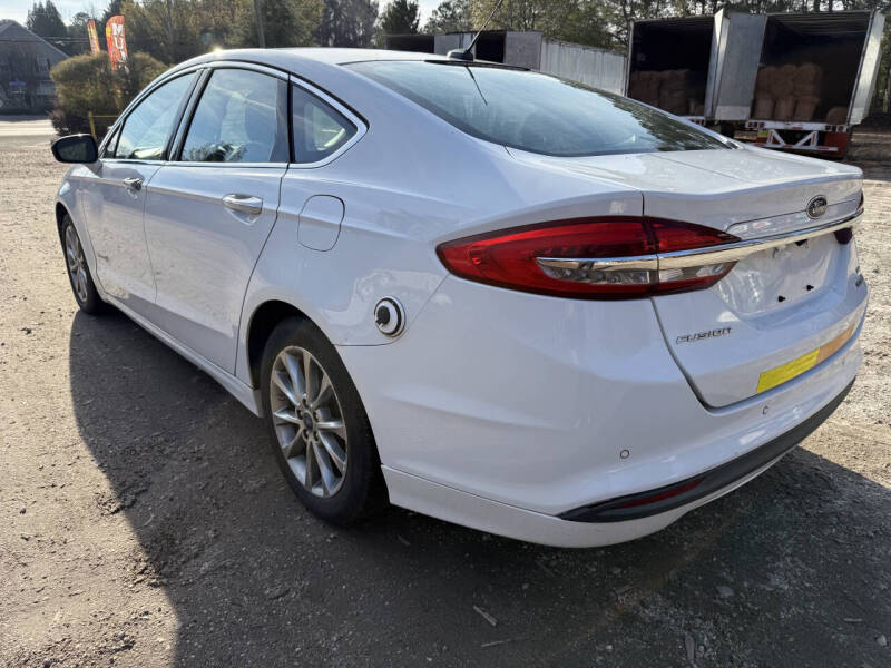 2017 Ford Fusion Hybrid SE