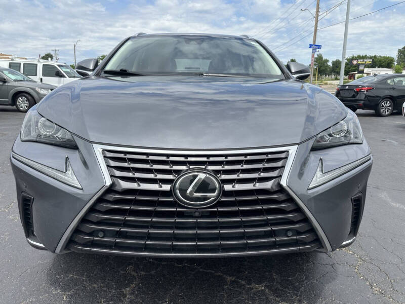 2021 Lexus NX 300 - Photo 4