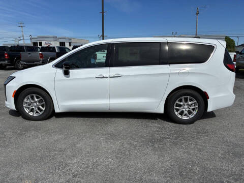 2027 Chrysler Pacifica Select