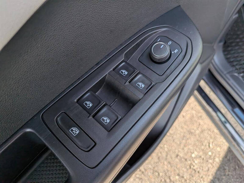 2025 Volkswagen Taos S