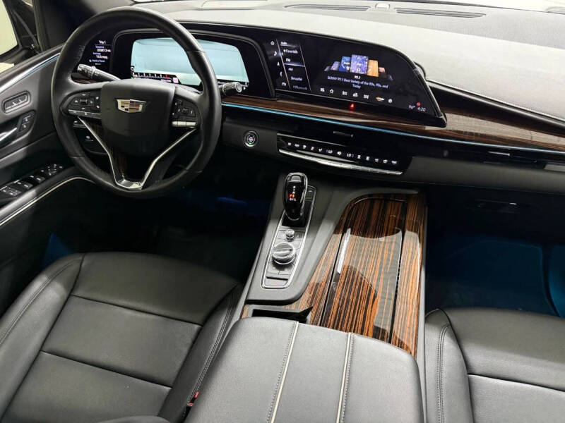 2023 Cadillac Escalade ESV Luxury