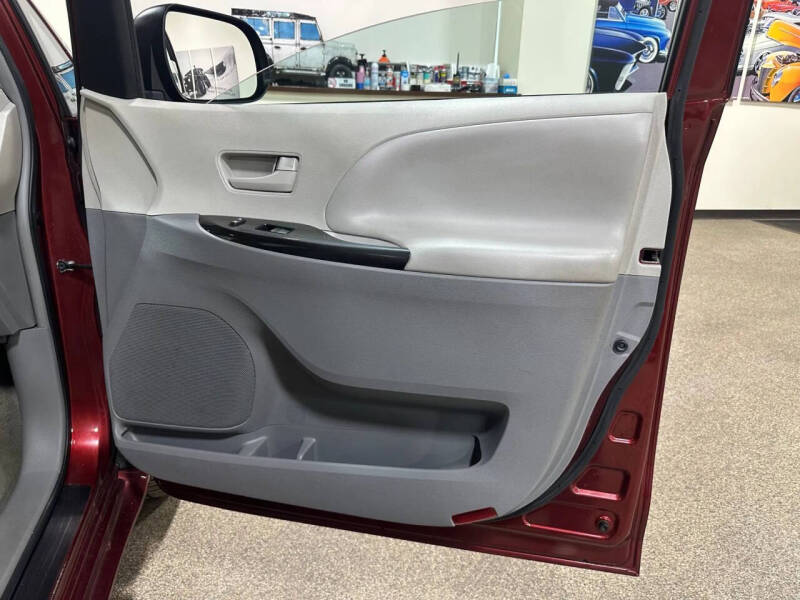 2012 Toyota Sienna