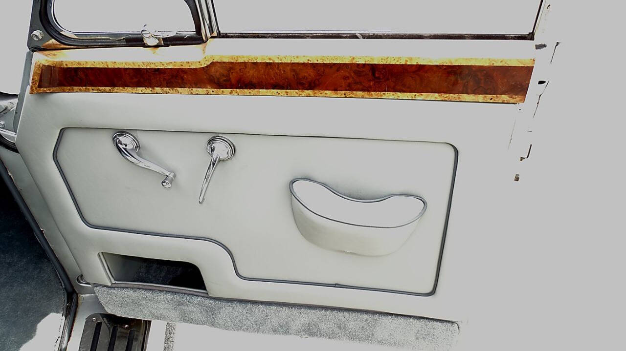 1957 Rolls-Royce Silver Cloud III 25