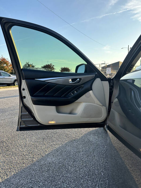 2014 Infiniti Q50 Premium