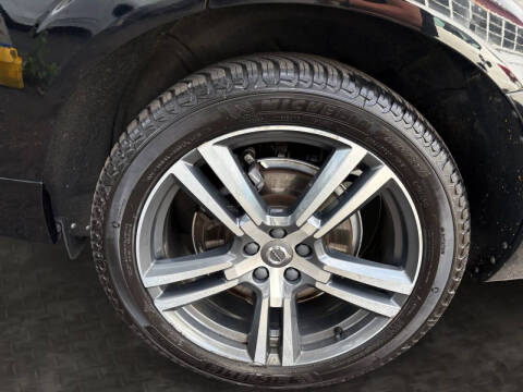 2018 Volvo XC60 T6 Momentum