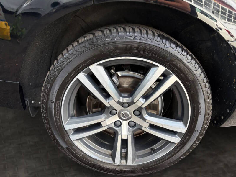 2018 Volvo XC60 T6 Momentum