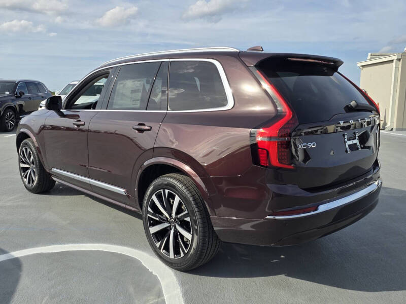 2025 Volvo XC90 B6 Core Bright Theme