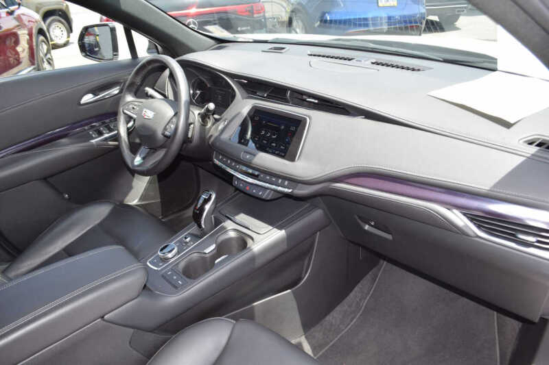 2022 Cadillac XT4 Luxury
