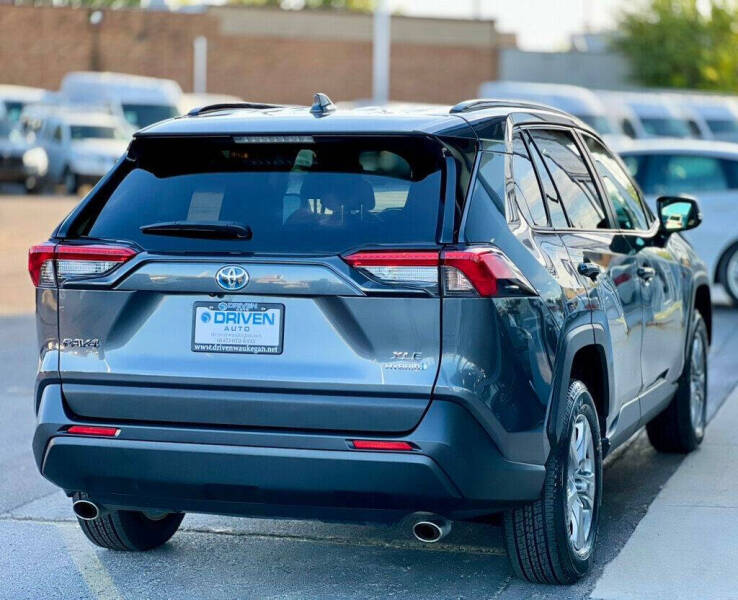 2024 Toyota RAV4 Hybrid XLE