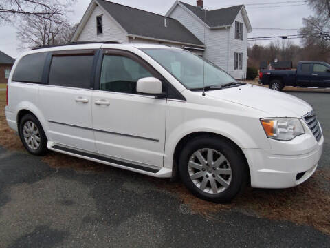 2009 Chrysler Town and Country for sale at Red Barn Motors, Inc. in Ludlow MA