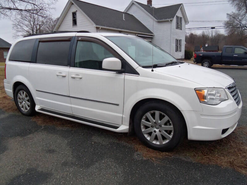 2009 Chrysler Town and Country for sale at Red Barn Motors, Inc. in Ludlow MA