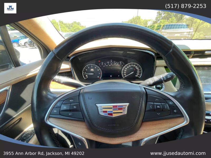 2018 Cadillac XT5 Platinum