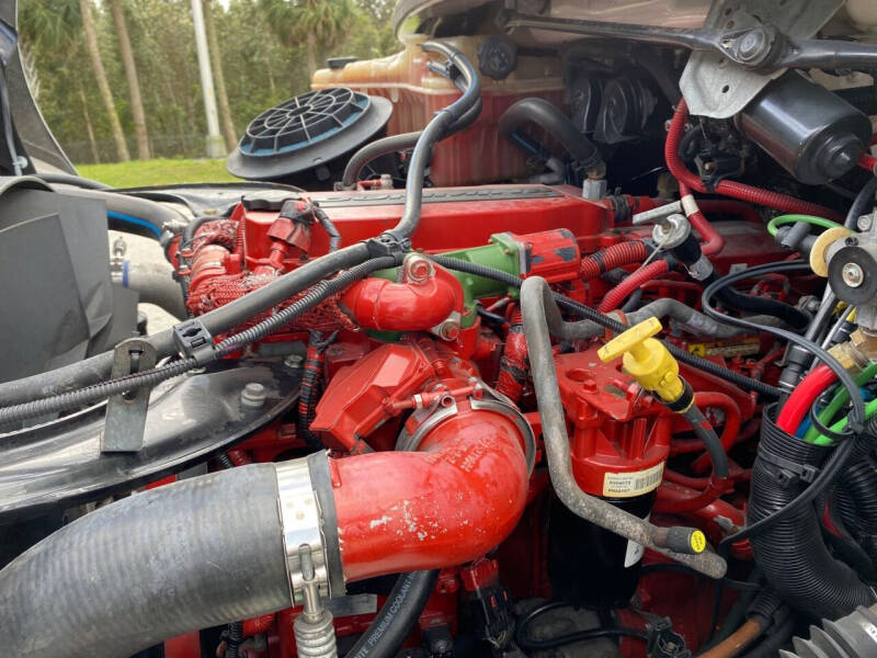 2015 Freightliner M2 106