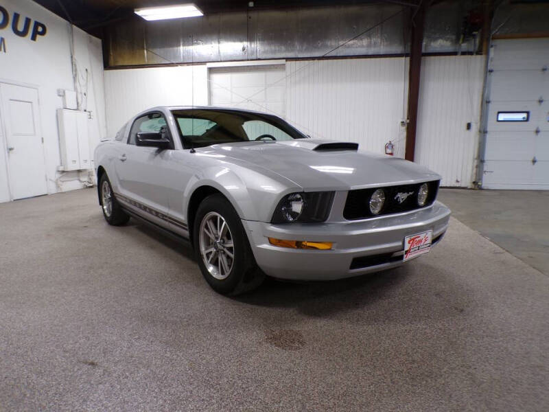2005 Ford Mustang V6 Deluxe