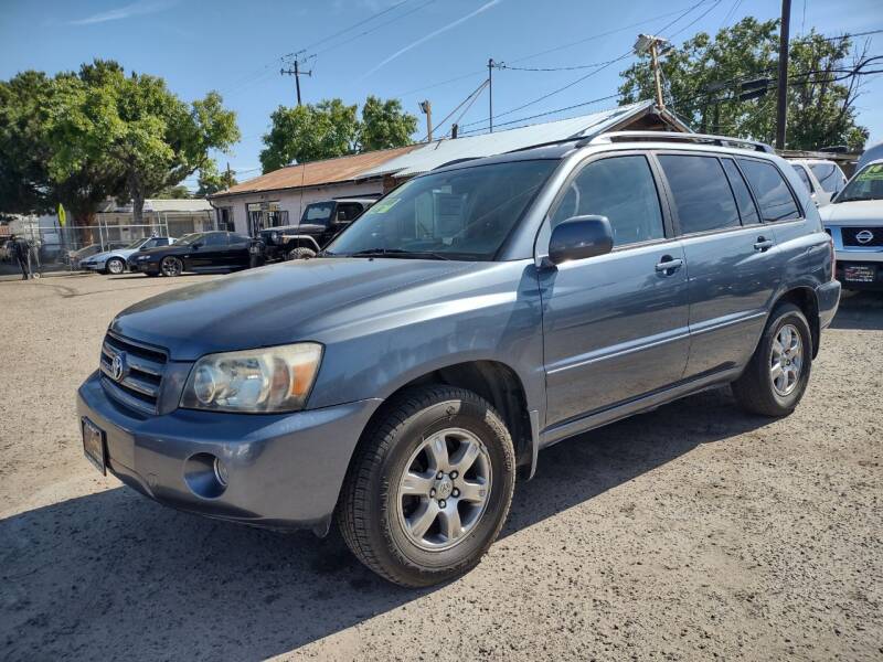 2004 Toyota Highlander for sale at Larry's Auto Sales Inc. in Fresno CA