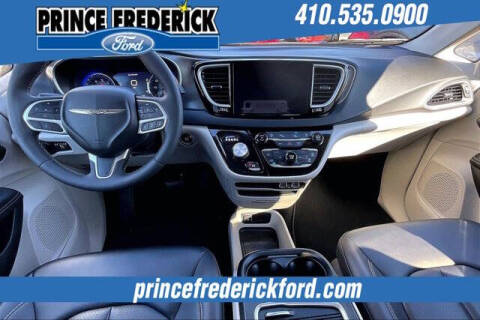 2024 Chrysler Pacifica Touring L