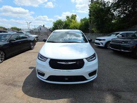 2026 Chrysler Pacifica Select