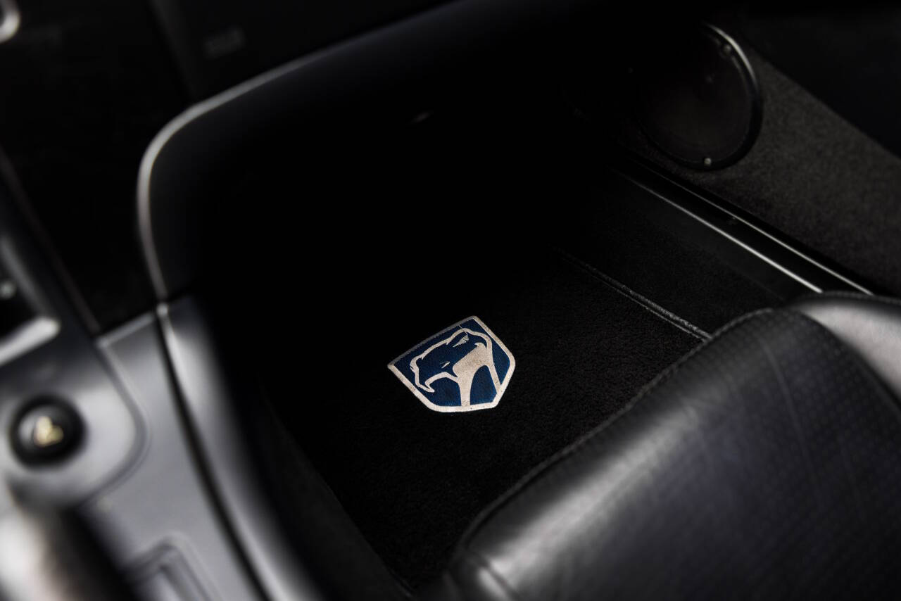 1997 Dodge Viper 26
