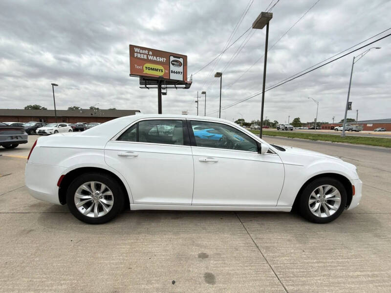 2015 Chrysler 300 Limited