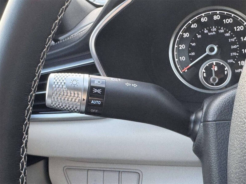 2026 Genesis G70 2.5T Standard