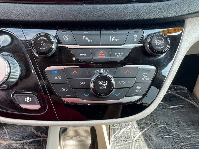 2022 Chrysler Pacifica Touring L