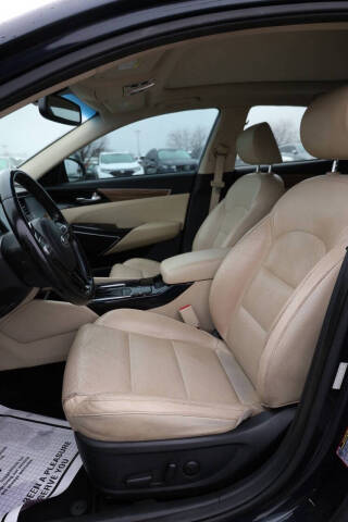 2018 Kia Cadenza Premium