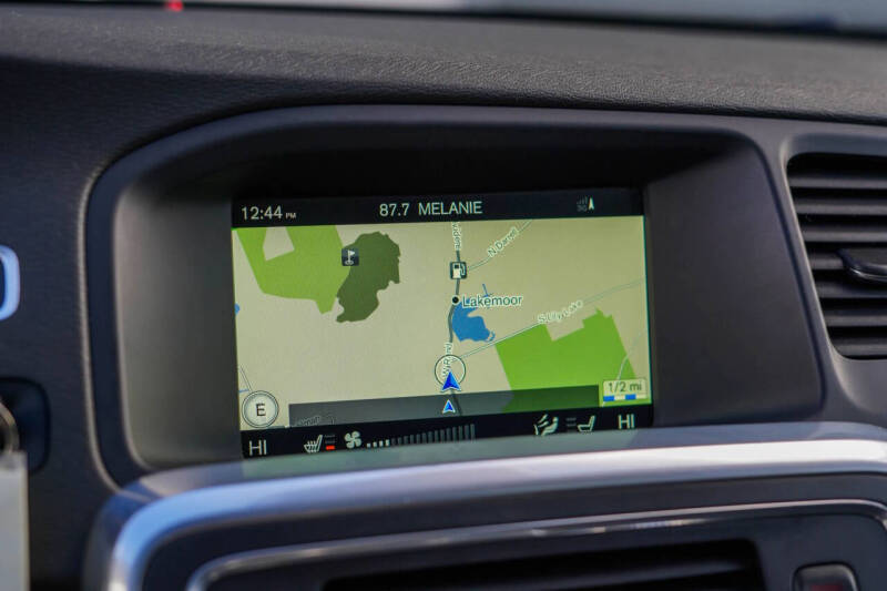 2016 Volvo V60 Cross Country T5