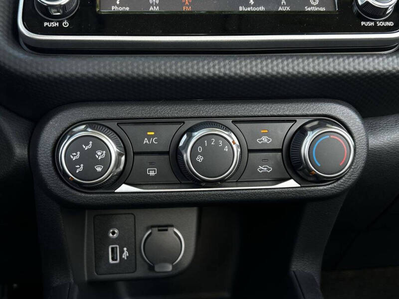 2025 Nissan Kicks Play S