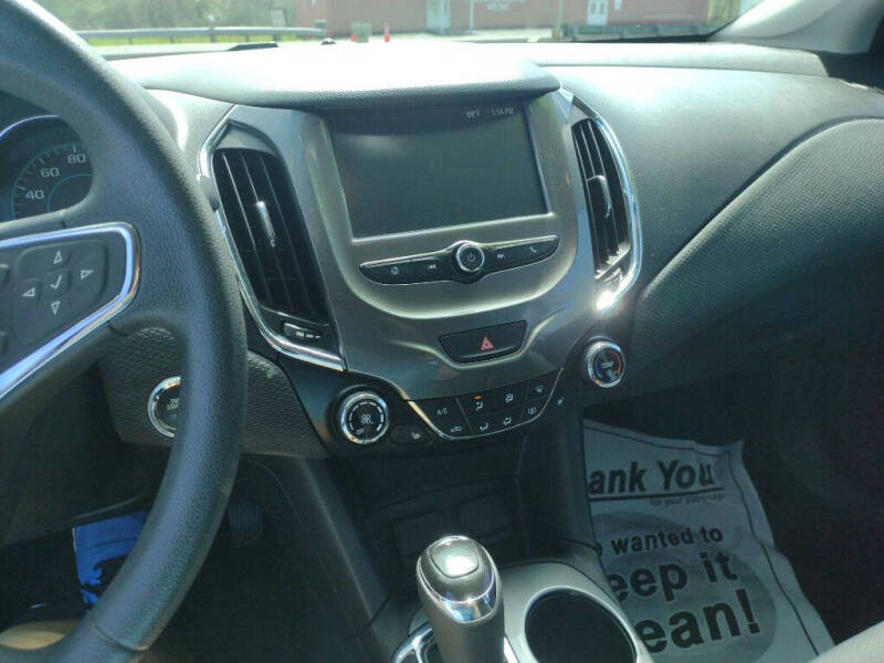 2017 Chevrolet Cruze LT Auto