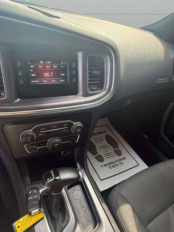 2017 Dodge Charger SE