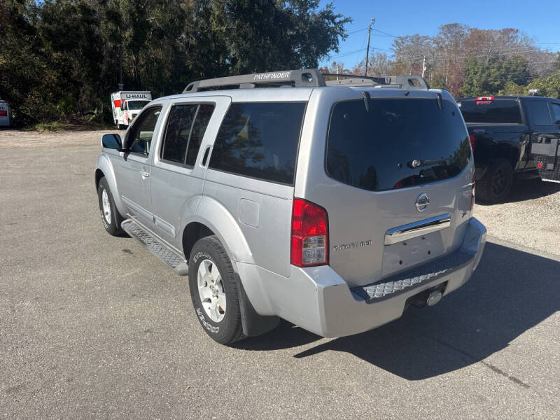 2006 Nissan Pathfinder LE