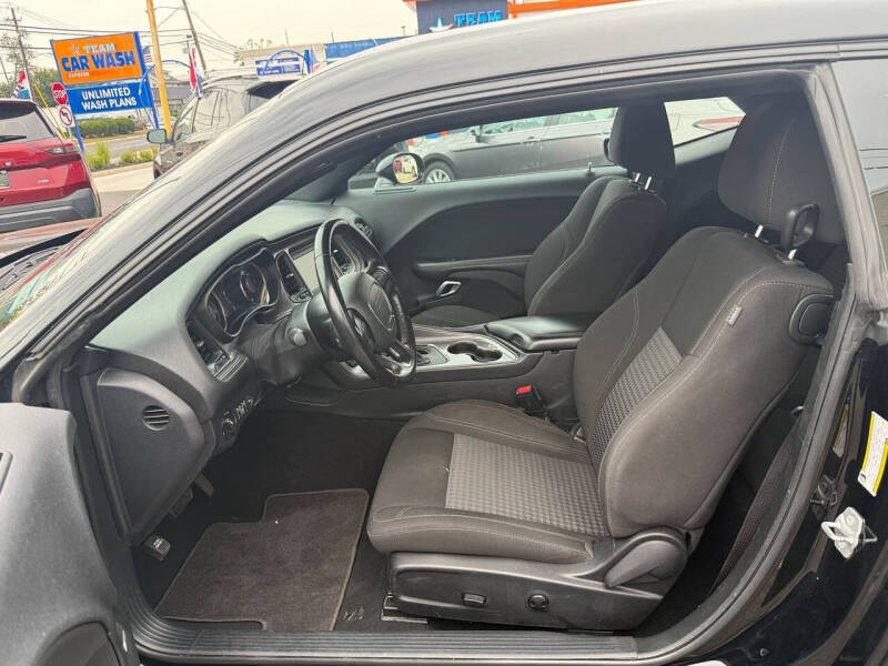 2023 Dodge Challenger SXT