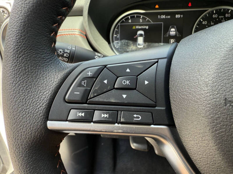 2025 Nissan Versa SR