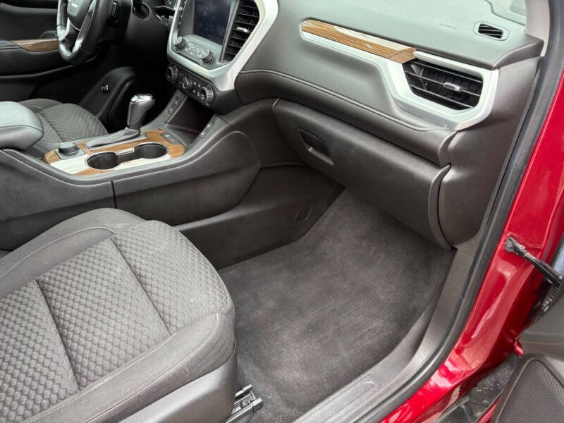 2017 GMC Acadia SLE-2