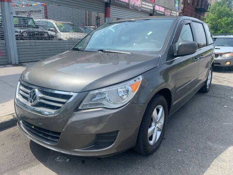 2010 Volkswagen Routan for sale at Gallery Auto Sales and Repair Corp. in Bronx NY