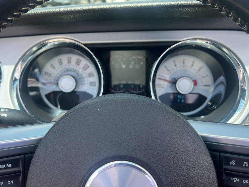 2011 Ford Mustang V6 Premium